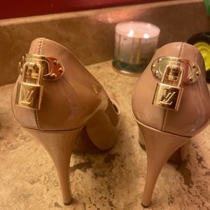 Louis Vuitton Pumps